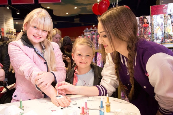 Kids day out at lakeside shopping centre