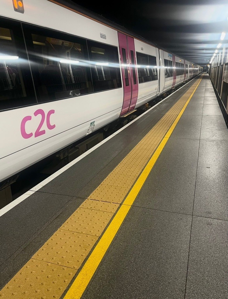  68af16725cfe5 68af16725cfe6c2c Rail Train At Rainham With New Platform .jpg
