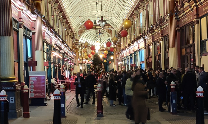  68fb9db4e094d 68fb9db4e094fleadenhall Christmas Lights.jpg