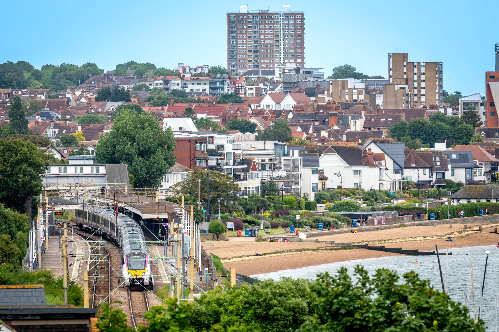  69b01b9a74d39 69b01b9a74d3bchalkwell Beach Class 720 Station.jpg