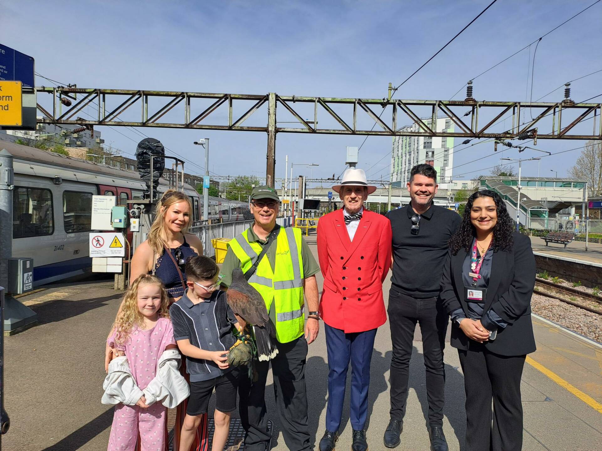  69dccfa072945 69dccfa072947bella The Hawk 2026 (7).jpg