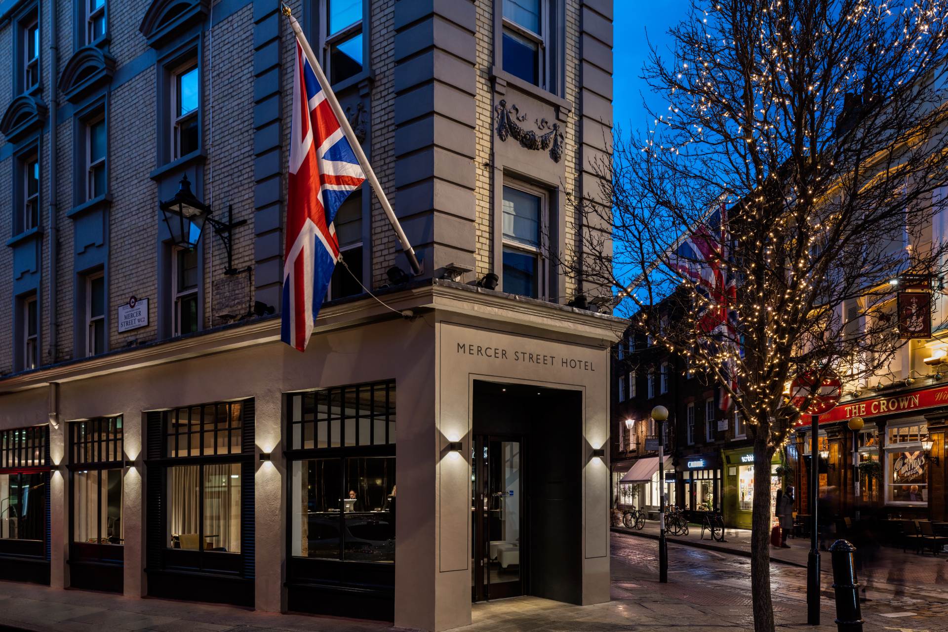 6a43af3eca45d 6a43af3eca45eradisson Blu Mercer Street Hotel Exterior Night Dusk 3 Hr.jpg