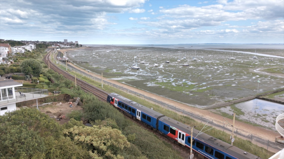  6aacf957e418c 6aacf957e418dgbr Anglia Train.jpg